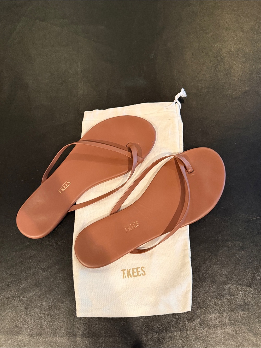 TKEES Women's Tan Leather Minimal Strap Flip Flop Sandals 9 w/ dust bag
